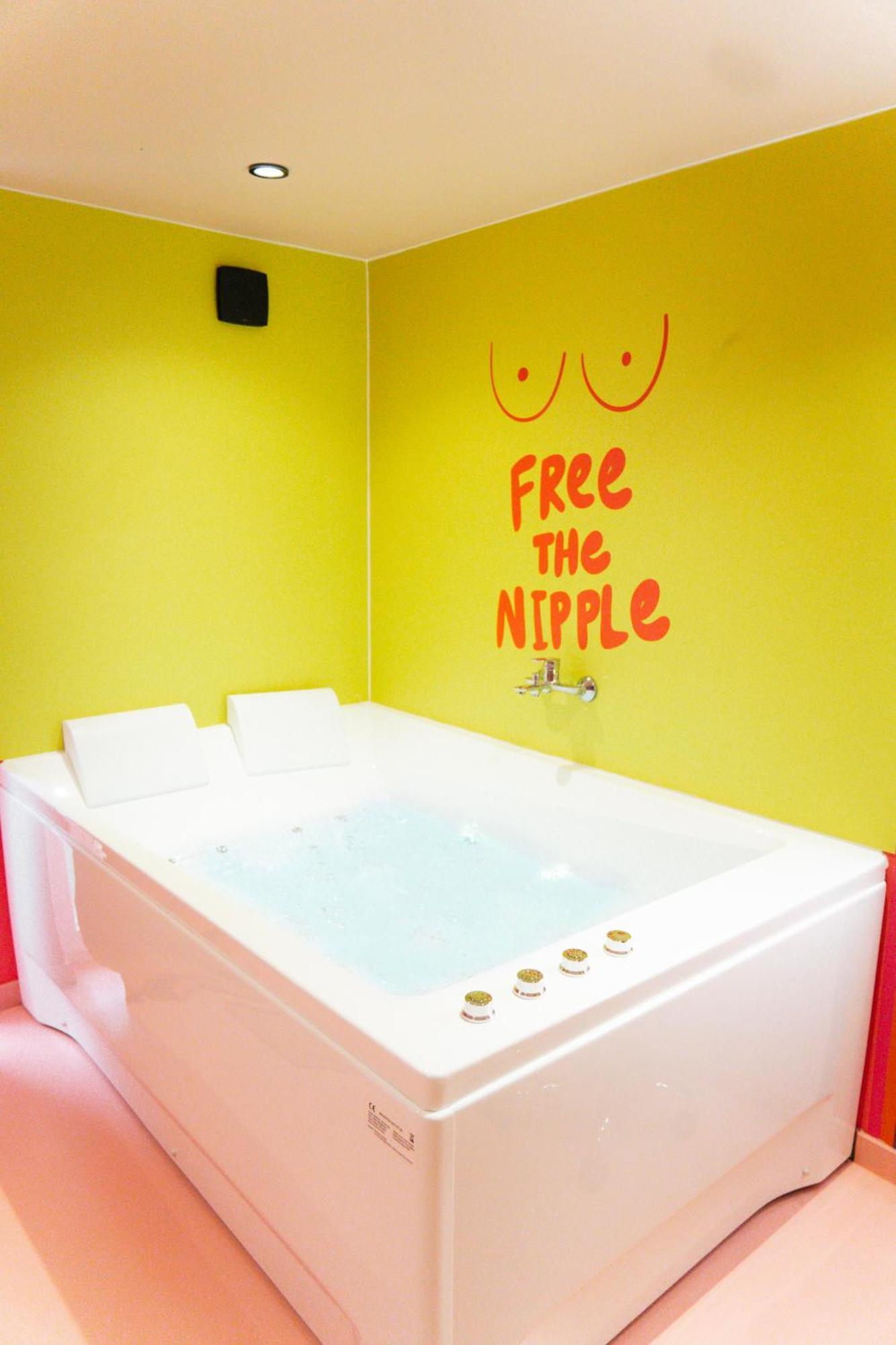 Capsule Girl Power Spa - Balneo - Sauna - Karaoke - Billard - 2 Chambres Charleroi Exterior photo