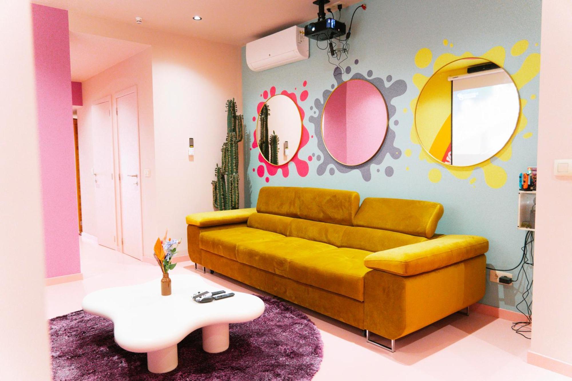 Capsule Girl Power Spa - Balneo - Sauna - Karaoke - Billard - 2 Chambres Charleroi Exterior photo