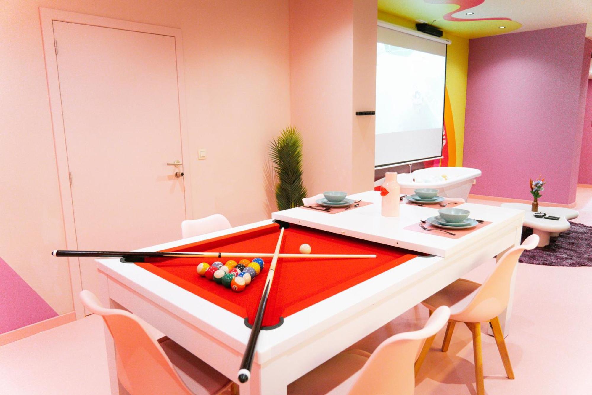 Capsule Girl Power Spa - Balneo - Sauna - Karaoke - Billard - 2 Chambres Charleroi Exterior photo