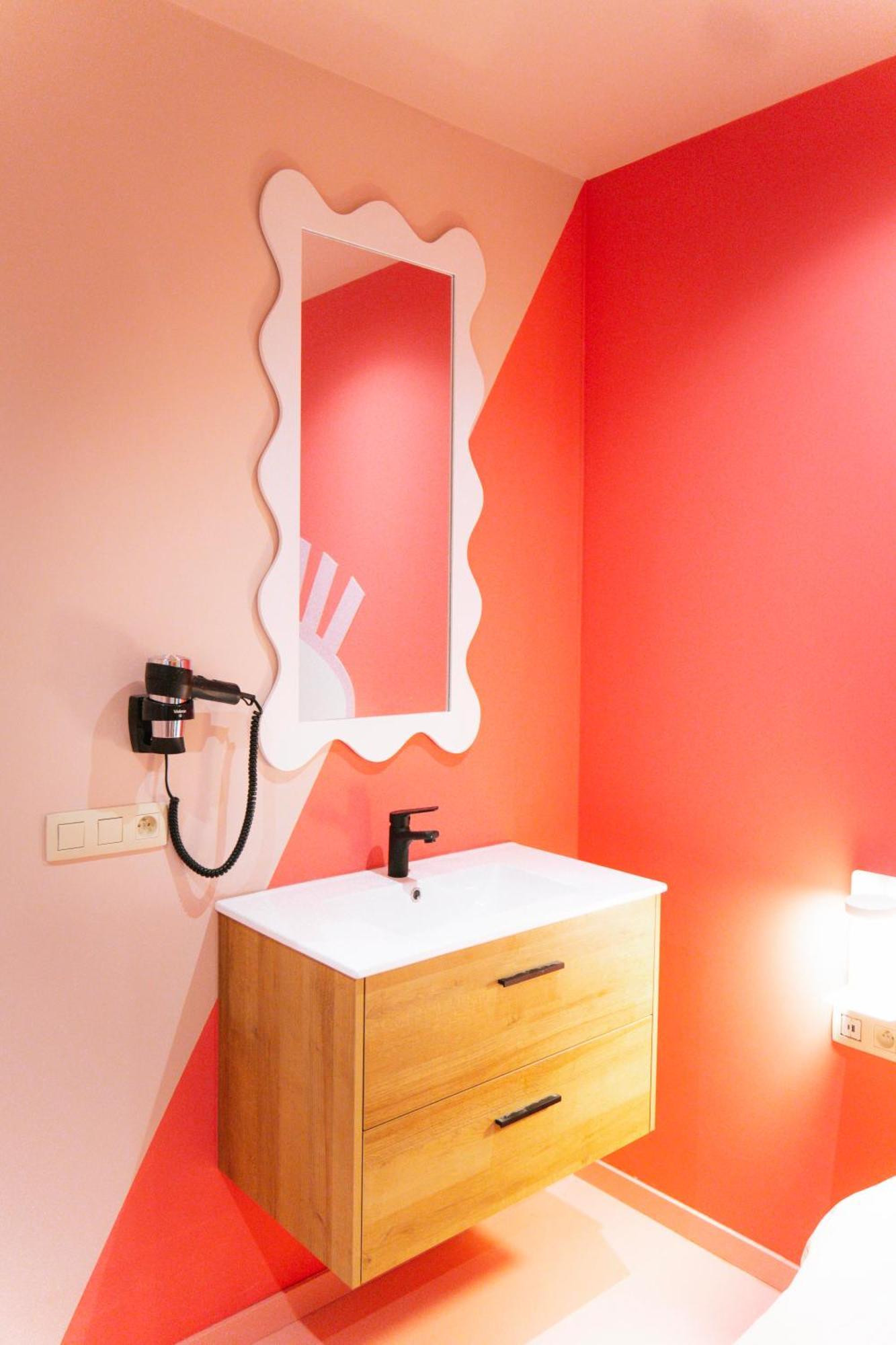 Capsule Girl Power Spa - Balneo - Sauna - Karaoke - Billard - 2 Chambres Charleroi Exterior photo