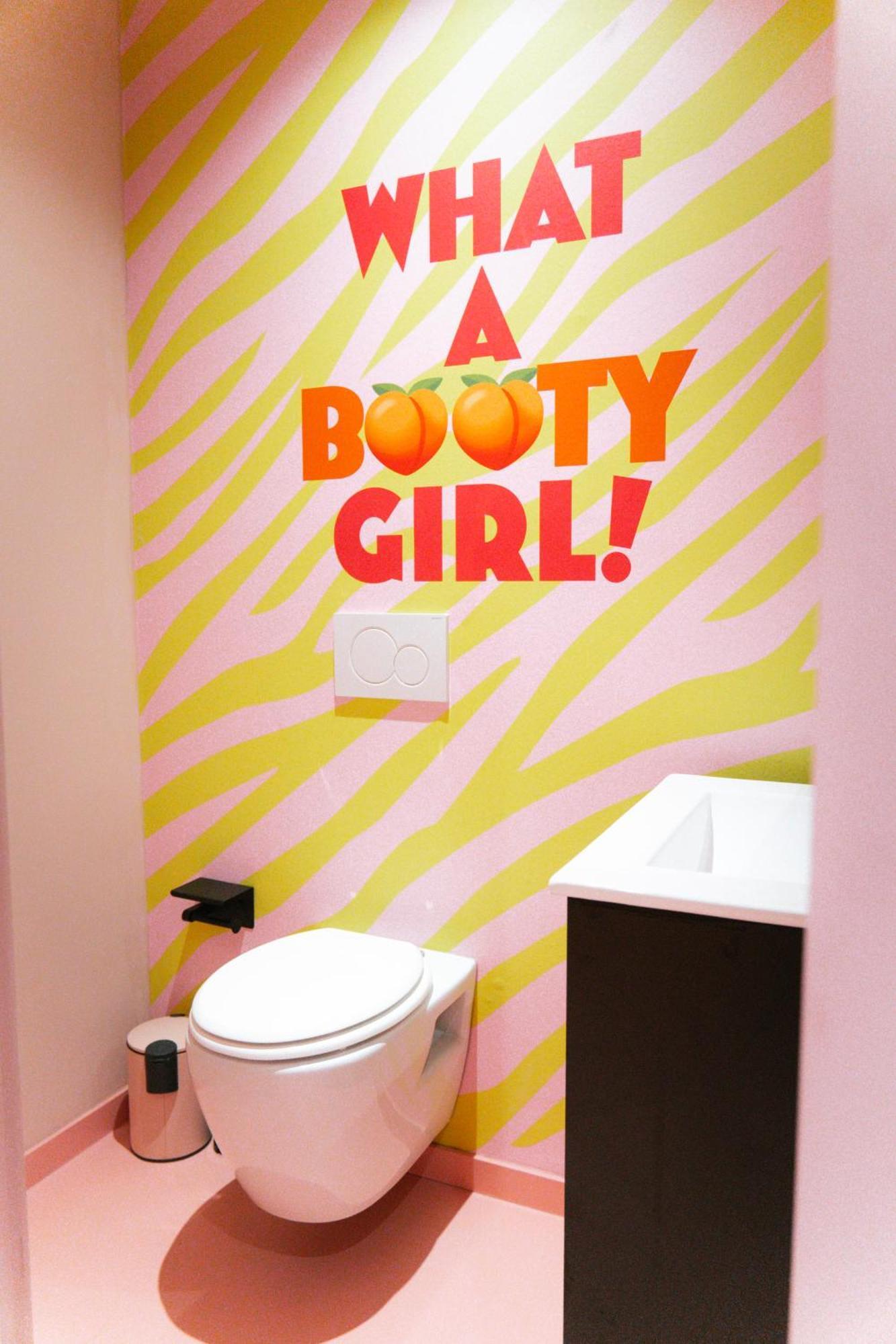 Capsule Girl Power Spa - Balneo - Sauna - Karaoke - Billard - 2 Chambres Charleroi Exterior photo