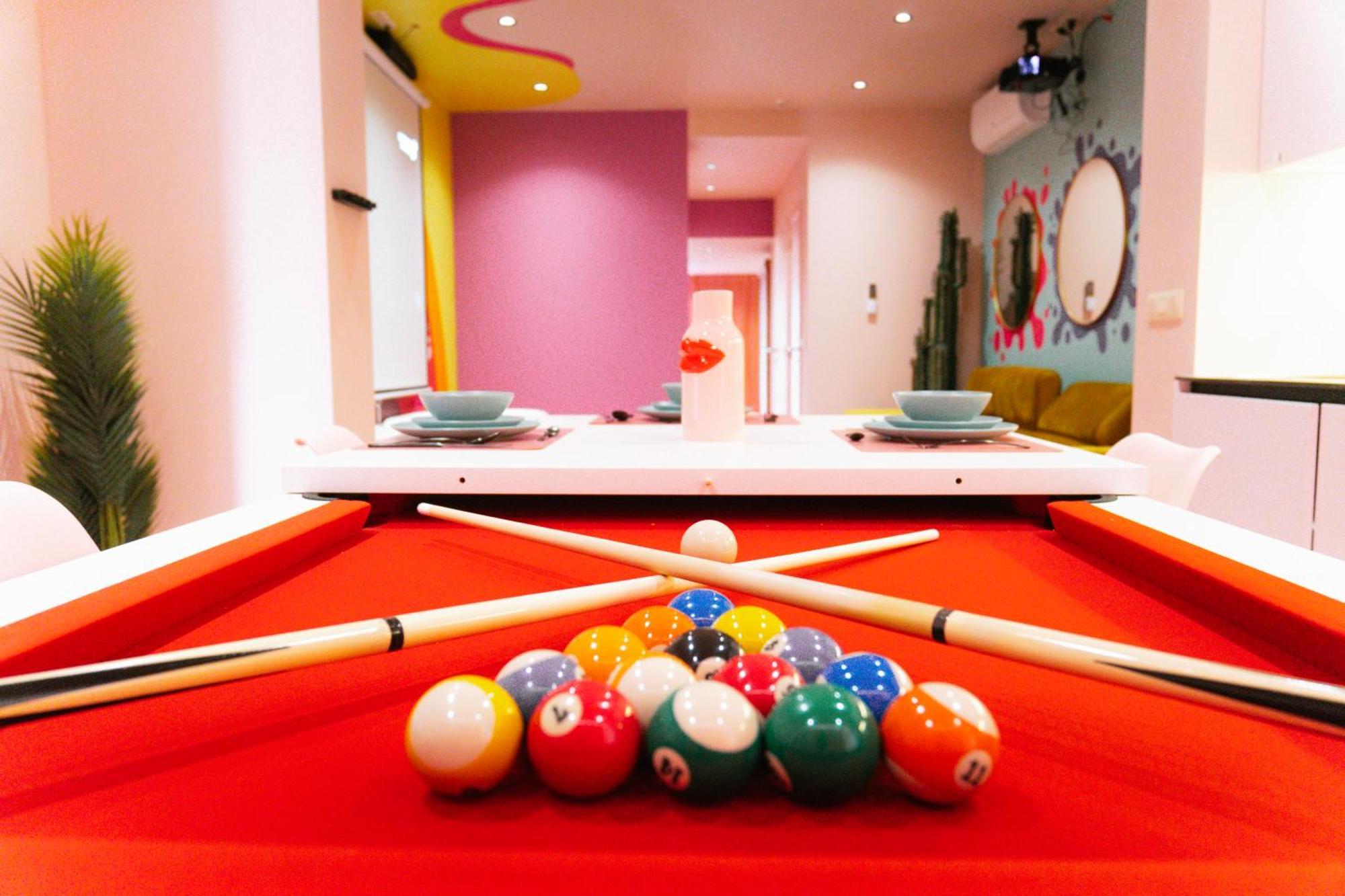 Capsule Girl Power Spa - Balneo - Sauna - Karaoke - Billard - 2 Chambres Charleroi Exterior photo