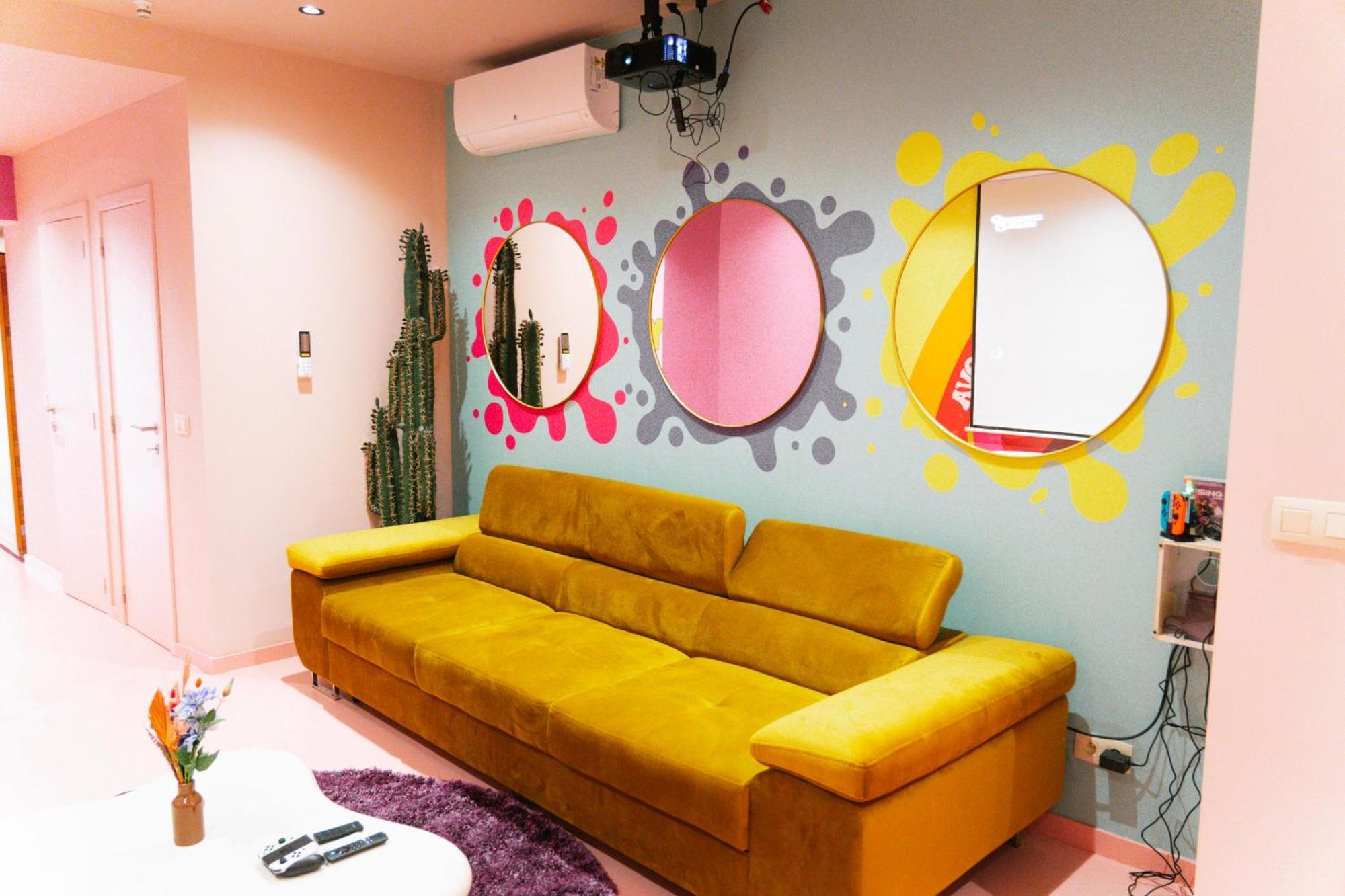 Capsule Girl Power Spa - Balneo - Sauna - Karaoke - Billard - 2 Chambres Charleroi Exterior photo