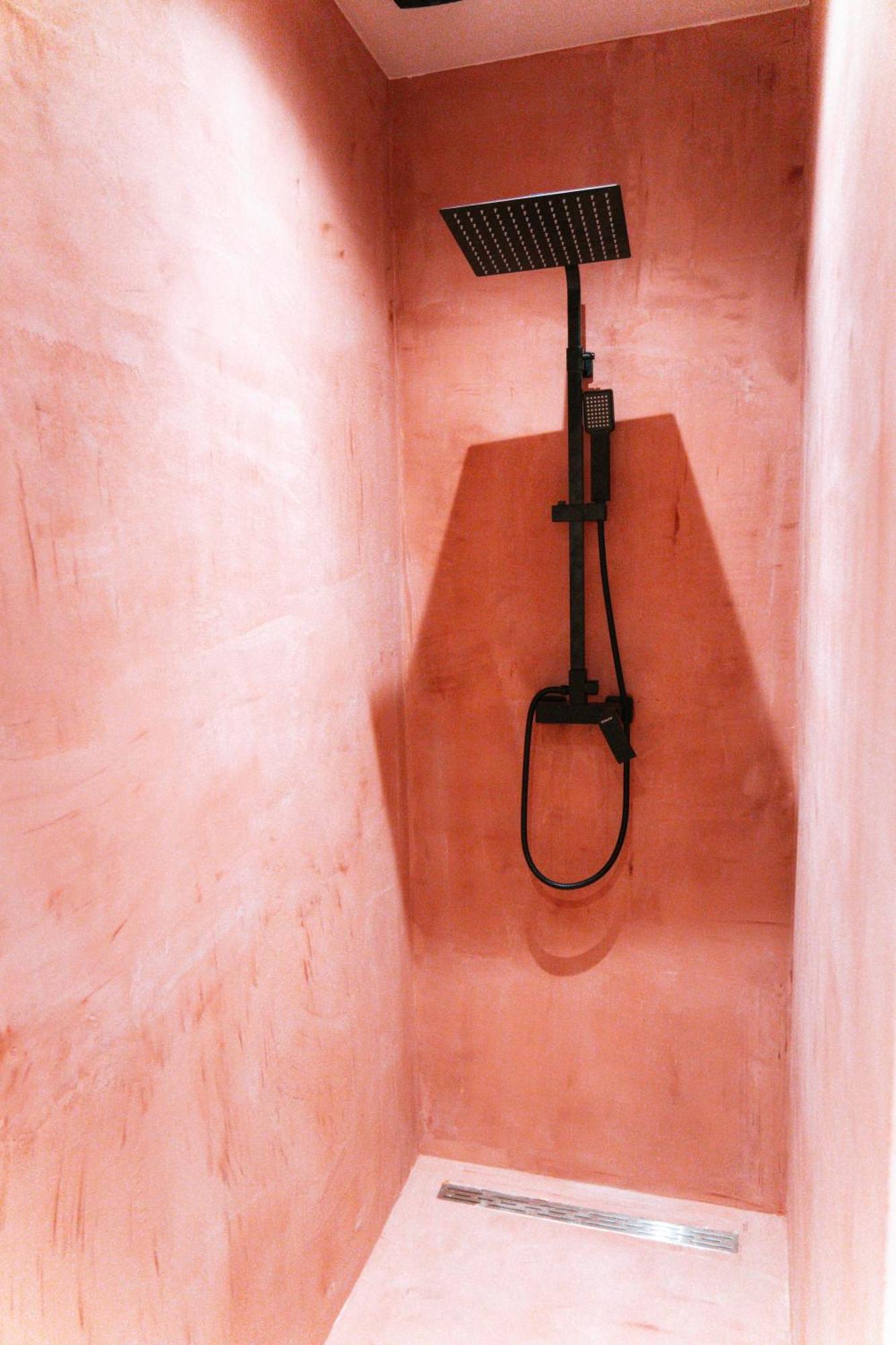 Capsule Girl Power Spa - Balneo - Sauna - Karaoke - Billard - 2 Chambres Charleroi Exterior photo